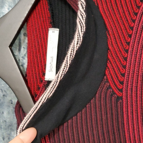 Skovhuus | Geometric Abstract Cowl Neck Black Red Pullover Tunic Sweater - Picture 4 of 11